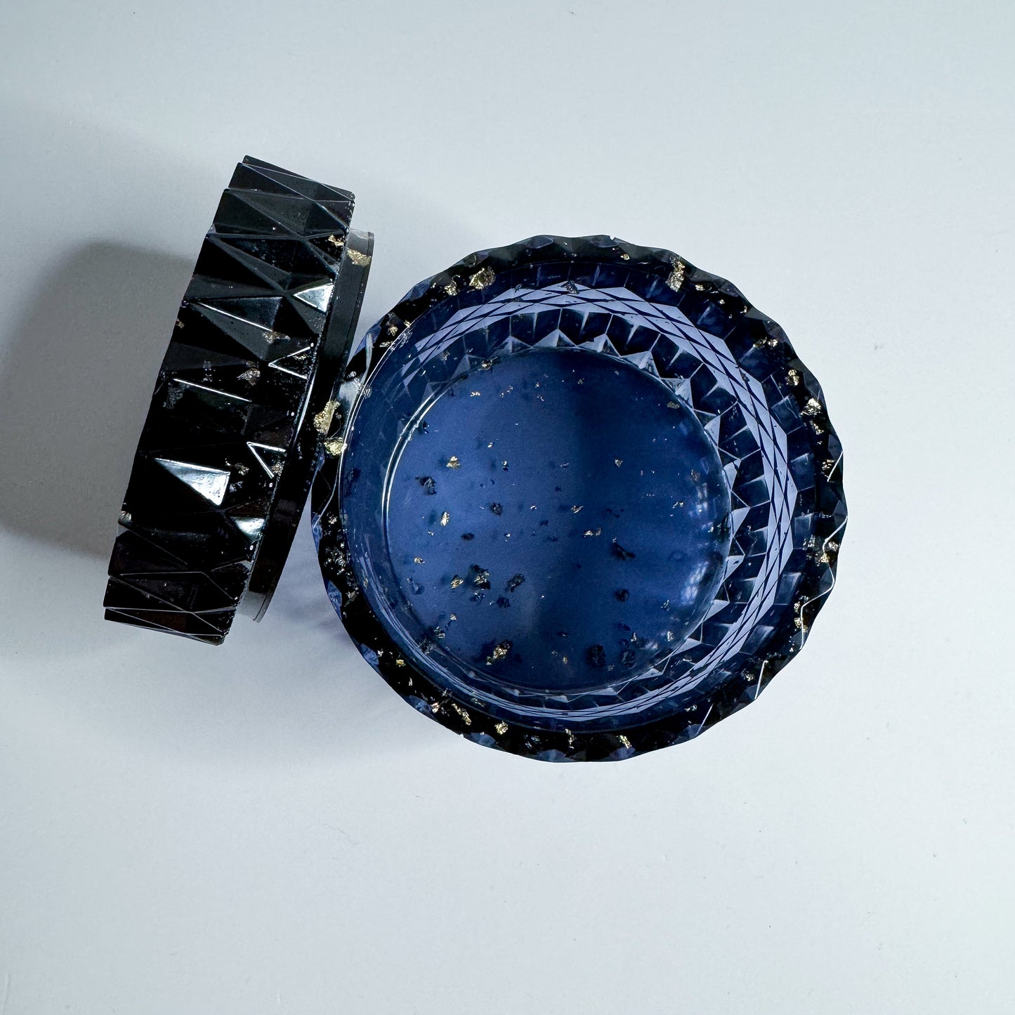 Black Violet Ripple Container